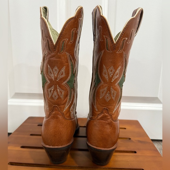 Ariat Brown and Green Leather Western
Cowboy Boots Women's 6 - Picture 6 of 10